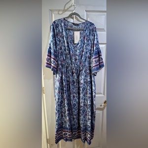 BloomChic periwinkle floral border print dress. Short belled sleeves and v-neck!